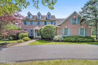 6 Hilander Dr, Albany, NY 12211
