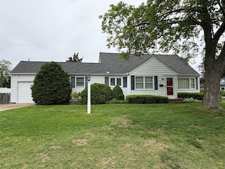 53 Canterbury Ln, North Babylon, NY 11703