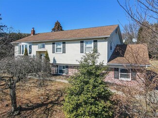 2617 Kirk St, Slatington, PA 18080