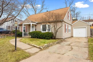 221 W Stonegate Rd, Peoria, IL 61614