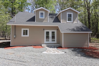 1080 W Side Dr, South Sterling, PA 18445