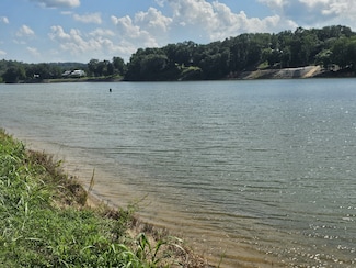 1901 Hardin Bottom River Rd, Clifton, TN 38425