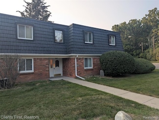 1850 Colonial Village Way Unit 2, Waterford, MI 48328