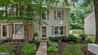 11949 Artery Dr, Fairfax, VA 22030