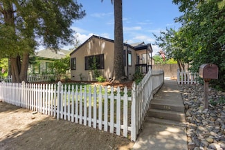 116 Grove St, Roseville, CA 95678