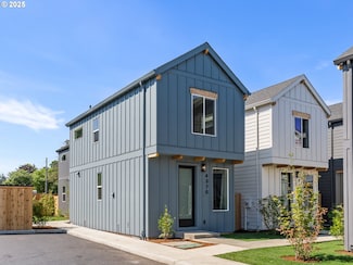 4370 NE Going St Unit 12, Portland, OR 97218
