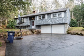 30 Dream Lake Dr, Amherst, NH 03031