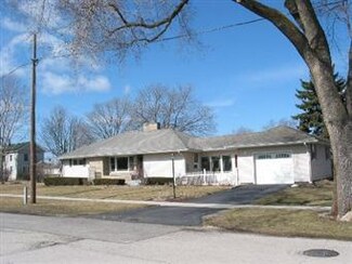 330 W Dekalb St, Somonauk, IL 60552