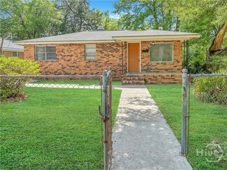 815 E Waldburg St, Savannah, GA 31401