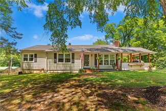 201 E North Broad St, Walhalla, SC 29691