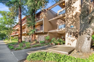 1600 Carmel Dr Unit 15, Walnut Creek, CA 94596