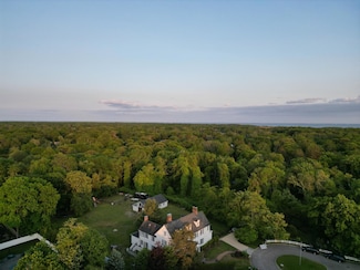 15 Abby Creek Ct, East Islip, NY 11730