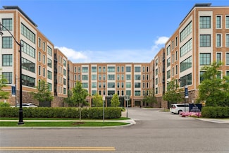 100 Garvies Point Rd Unit 1043, Glen Cove, NY 11542