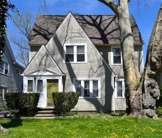 18231 Winslow Rd, Shaker Heights, OH 44122