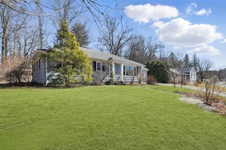 1 Westview Terrace, Easthampton, MA 01027