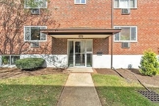 22 Bryon Rd Unit 3, Newton, MA 02467