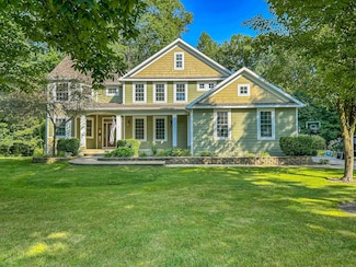 247 Papillon Dr, Valparaiso, IN 46385