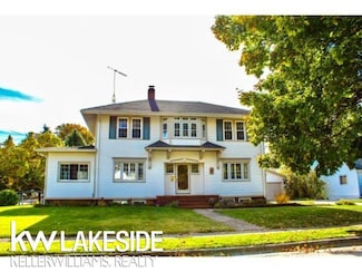 135 Maple St, Marine City, MI 48039
