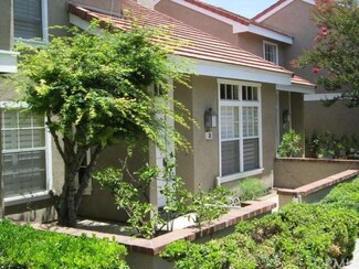 30 Wellesley Unit 26, Irvine, CA 92612