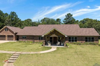 1040 Big Woods Rd, Longview, TX 75605