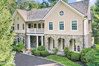 215 Orchard St, Cos Cob, CT 06807