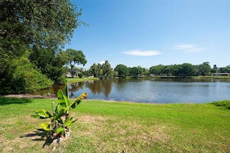 867 Pinellas Point Dr S, Saint Petersburg, FL 33705