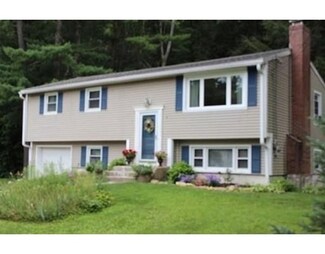 8 Stoneybrook Dr, Sturbridge, MA 01566