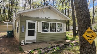 1306 Russell St, Harrison, MI 48625