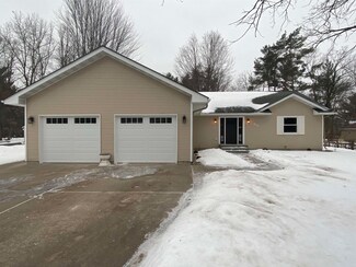 911 3rd St, Plover, WI 54467