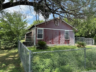 715 Lombrano St, San Antonio, TX 78207