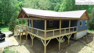 1171 Little Elk Rd, Elk Park, NC 28622