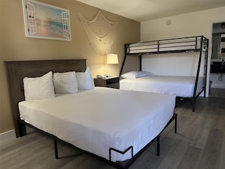 7150 N Tamiami Trail Unit S-510, Sarasota, FL 34243