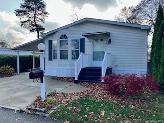 1661 Old Country Rd Unit 166, Riverhead, NY 11901