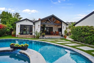 606 Uclan Dr, Burbank, CA 91504