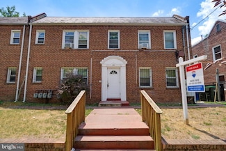 463 Orange St SE, Washington, DC 20032