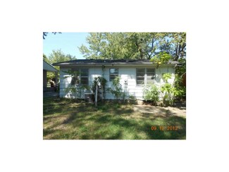 9825 E 31st St S, Independence, MO 64052