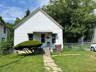44 Lake St, Pontiac, MI 48341
