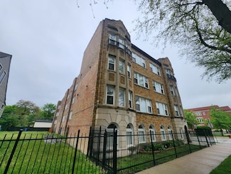 7000 S East End Ave Unit 303, Chicago, IL 60649