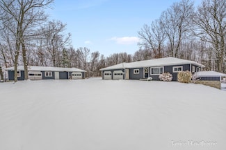 5512 Wood School Rd, Hastings, MI 49058