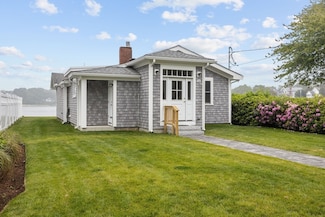 24 Cove St, Wareham, MA 02532