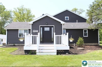 7056 Behler Rd, New Tripoli, PA 18066
