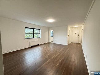 3001 Edwin Ave Unit 5A, Fort Lee, NJ 07024