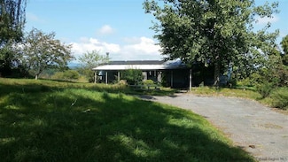 105 Willow Ln, Kerhonkson, NY 12446