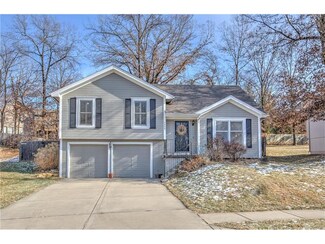 7009 N Hickory St, Kansas City, MO 64118