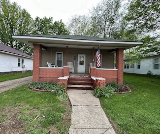 513 S Charles St, West Salem, IL 62476