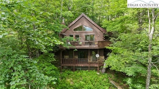 289 Grandview Dr, Seven Devils, NC 28604