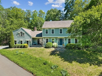15 Westwood Rd, Ivoryton, CT 06442