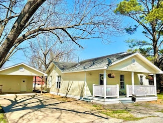 59 W Moore St, Oil Trough, AR 72564