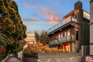 14 Anchorage St, Marina Del Rey, CA 90292