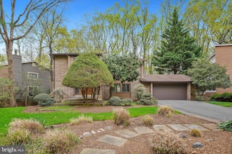 8601 Carlynn Dr, Bethesda, MD 20817